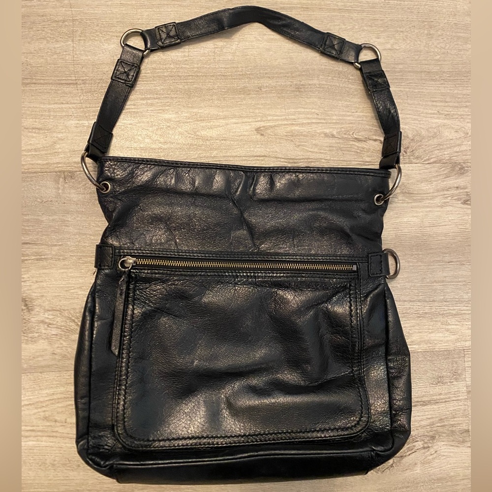 The Sak Black Leather Purse Fold Over Shoulder Bag Outer & Inner Zipper Pockets